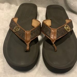 Michael Kors flip flops size 8